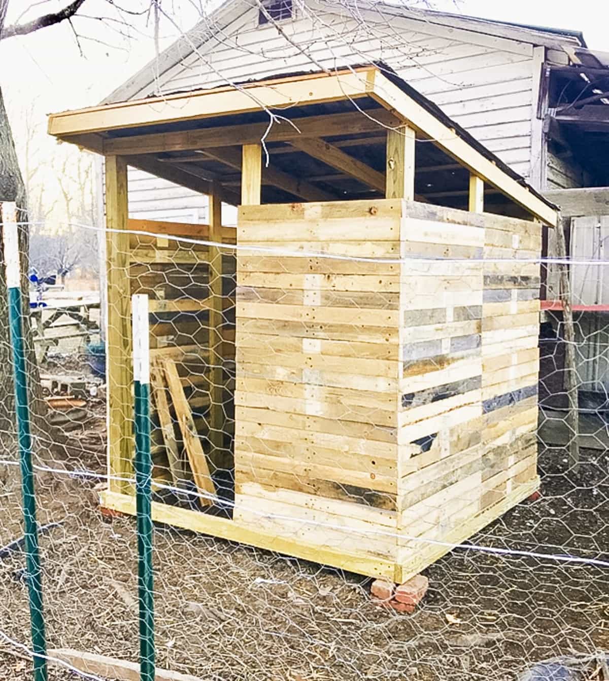 13 DIY Chicken Coop Plans for a Happy, Healthy Flock