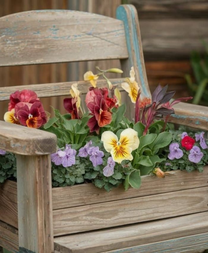 Upcycled Wood Planter Décor Ideas